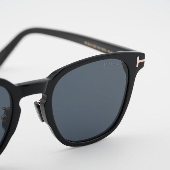 Tom Ford FT1051-K 01A Sunglasses Shiny Black Square Frame, Smoke Lenses main image 7